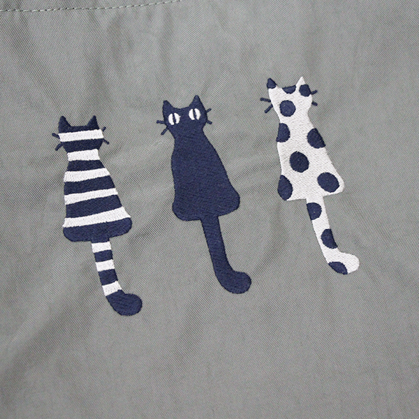 Atsuko Matano刺繍フラットポーチ 仲良し猫 ら・むりーず