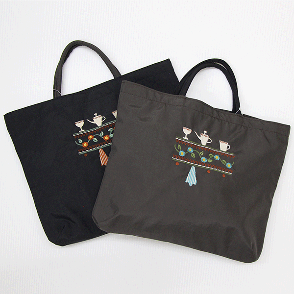 【Atsuko Matano】刺繍バッグ 食器棚 ら・むりーず